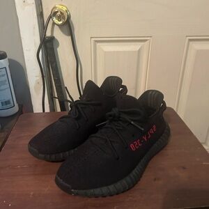 Yeezy V2 350 BRED men’s size 11